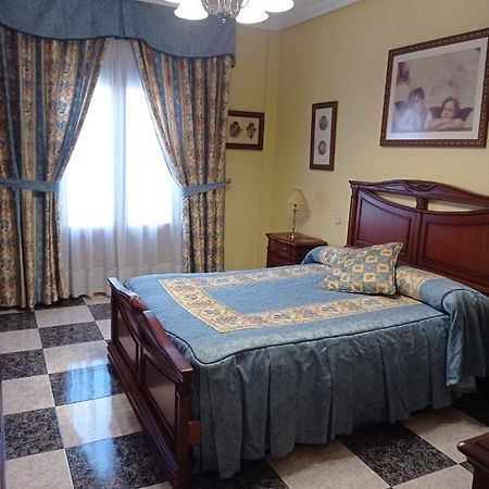 Apartamento Turistico Antigua Universidad אלמגרו מראה חיצוני תמונה
